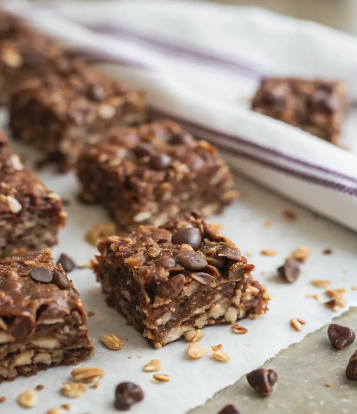 Easy No Bake Chocolate Granola Bars