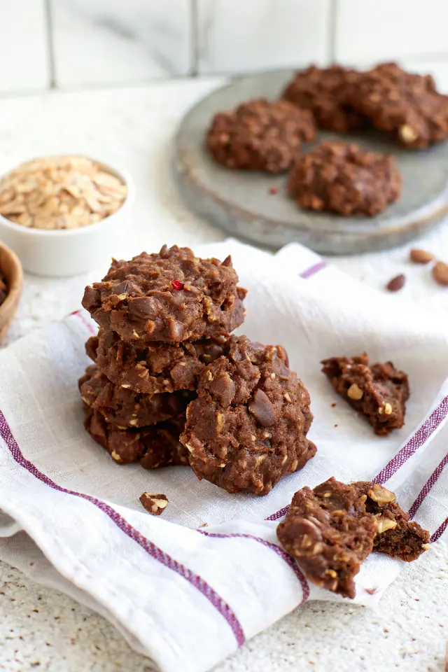 Easy No Bake Oatmeal Cookies image1