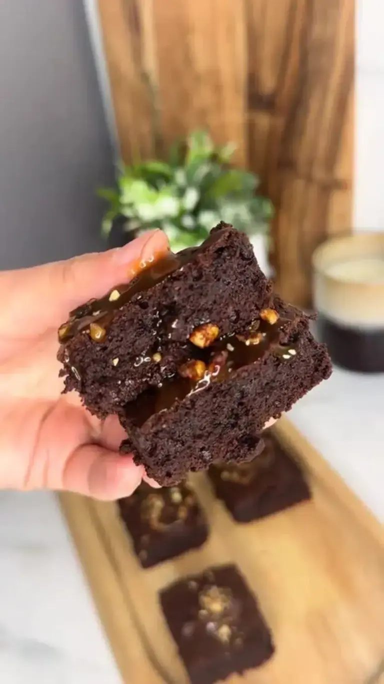 Fudgy Salted Caramel Pecan Brownies - easy dessert recipe
